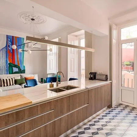 Guestready - Exquisite W/ Patio In Graca Appartamento Lisbona